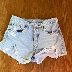 Levi’s 501 distressed denim short shorts size 29